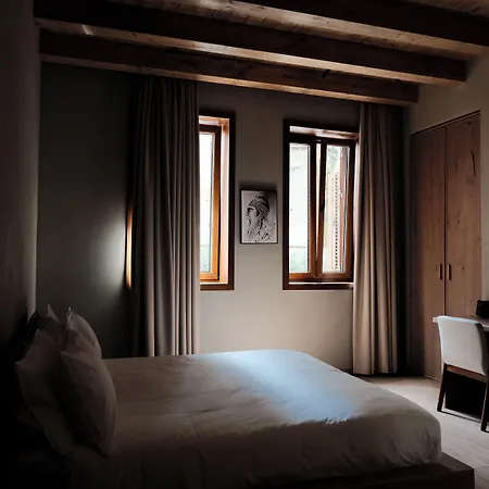 Faces & Places Boutique Tirana