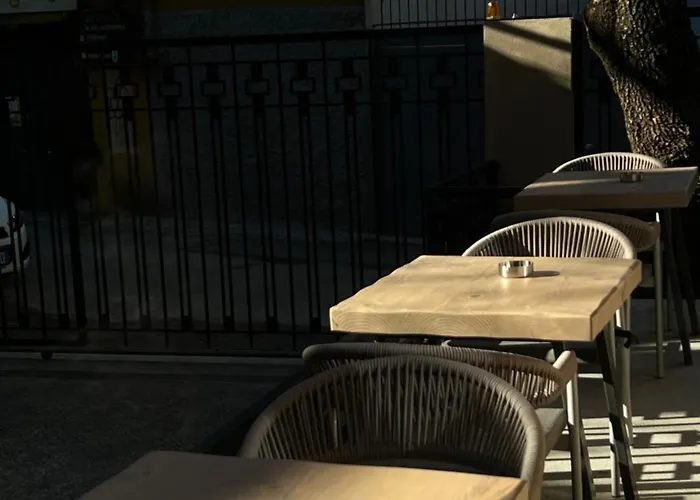 Faces & Places Boutique فندق تيرانا