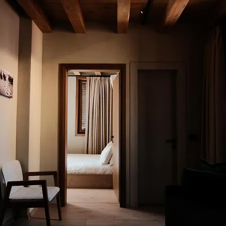 Faces & Places Boutique Hotel 4*
