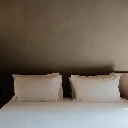Faces & Places Boutique Hotel 4*